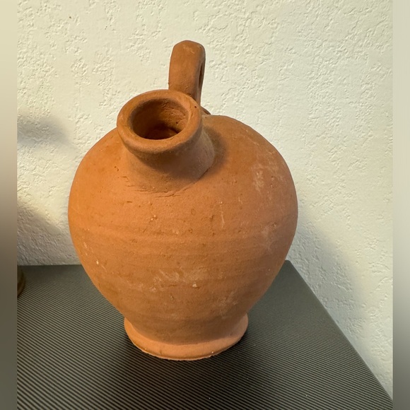 19th Century One-Handled Terracotta Urns with Aged Patina, Spain - Picture 6 of 6